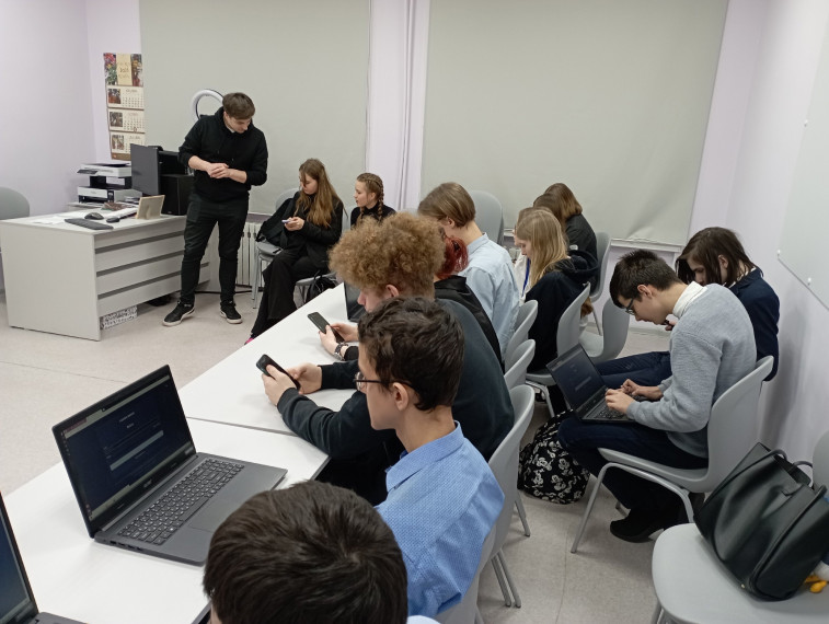 Искусственный интеллект на службе человека: новые возможности для творчества..